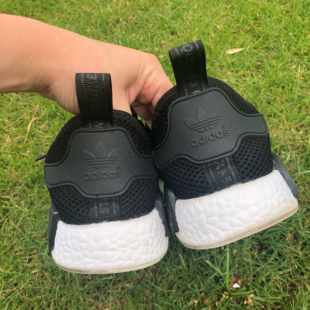 Mens black adidas boost running shoes - Picture 5 of 8